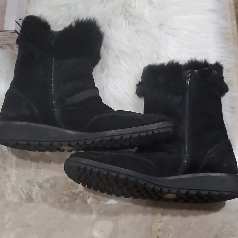 Stuart Weitzman  black suede boots size 8.5